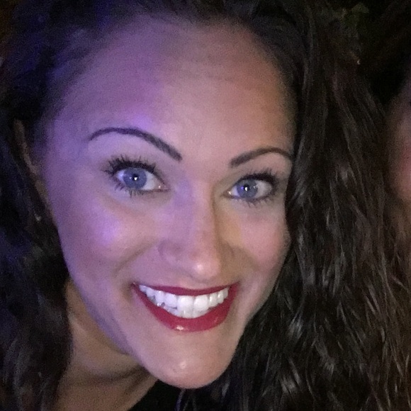 Meet your Posher, Christin - Picture 3 of 5